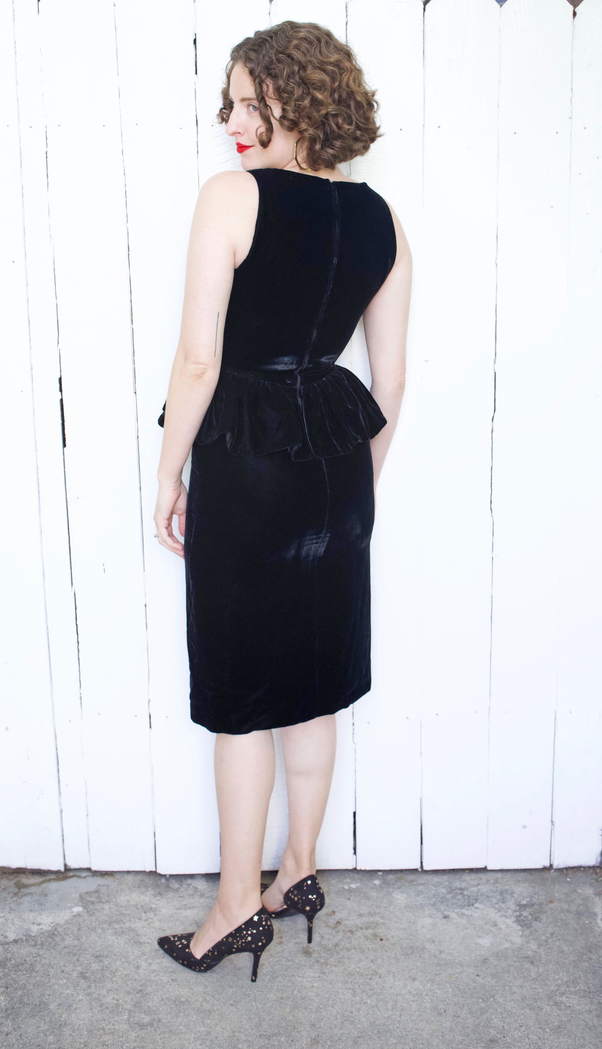 Tadashi Shoji Black Pintuck Lace Peplum Gown M at 1stDibs | black lace peplum  dress, black peplum gown